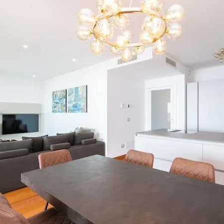 아파트 Portopiccolo Luxury Penthouse 시스티아나