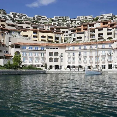 Portopiccolo Luxury Penthouse Private Beach! Apartman